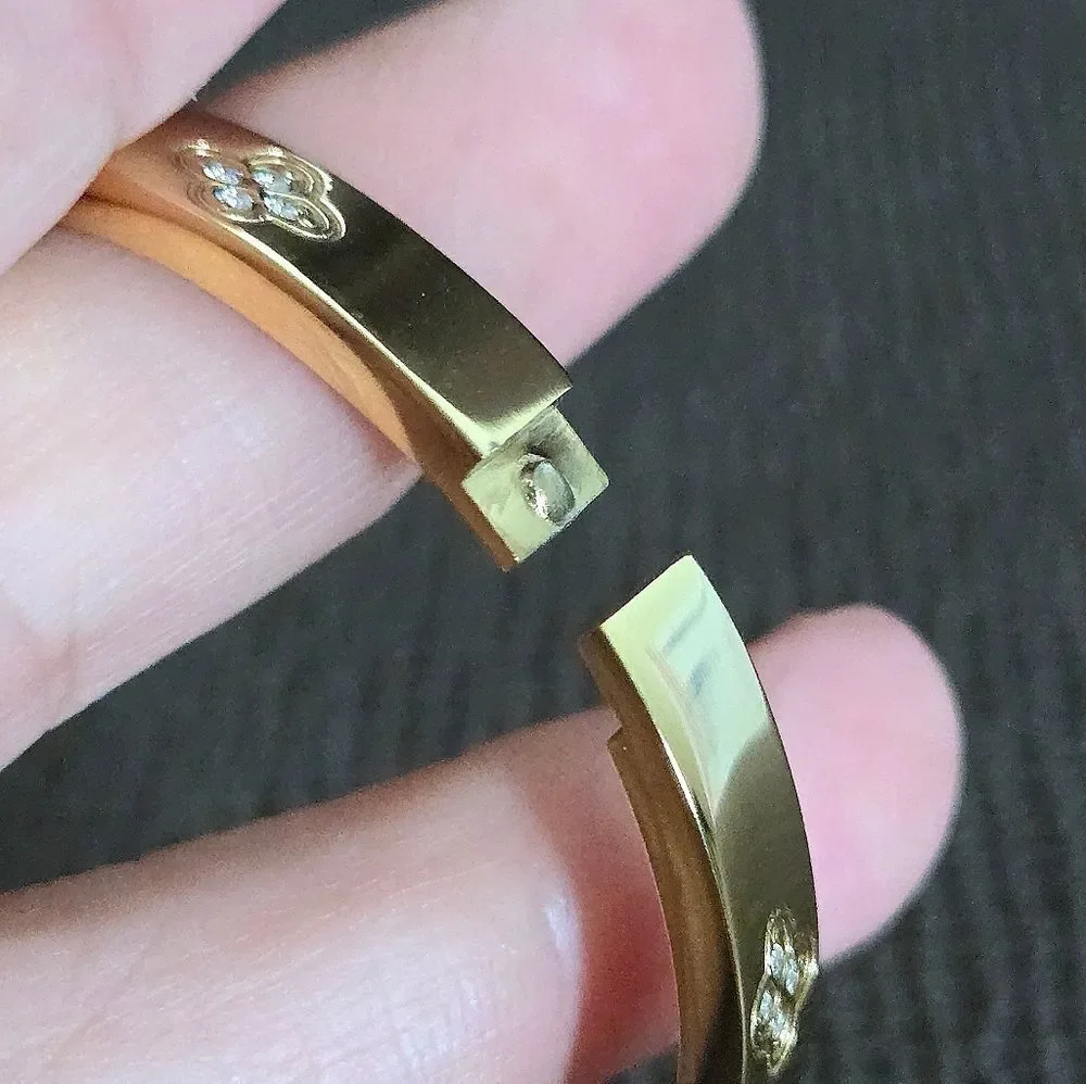 Gold💛 Hinged Bangle with Bezel Set Cubic Zirconias💎 - NWT